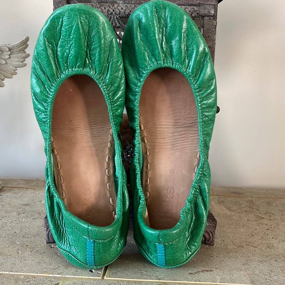 Size 8 Clover Tieks ballet flats